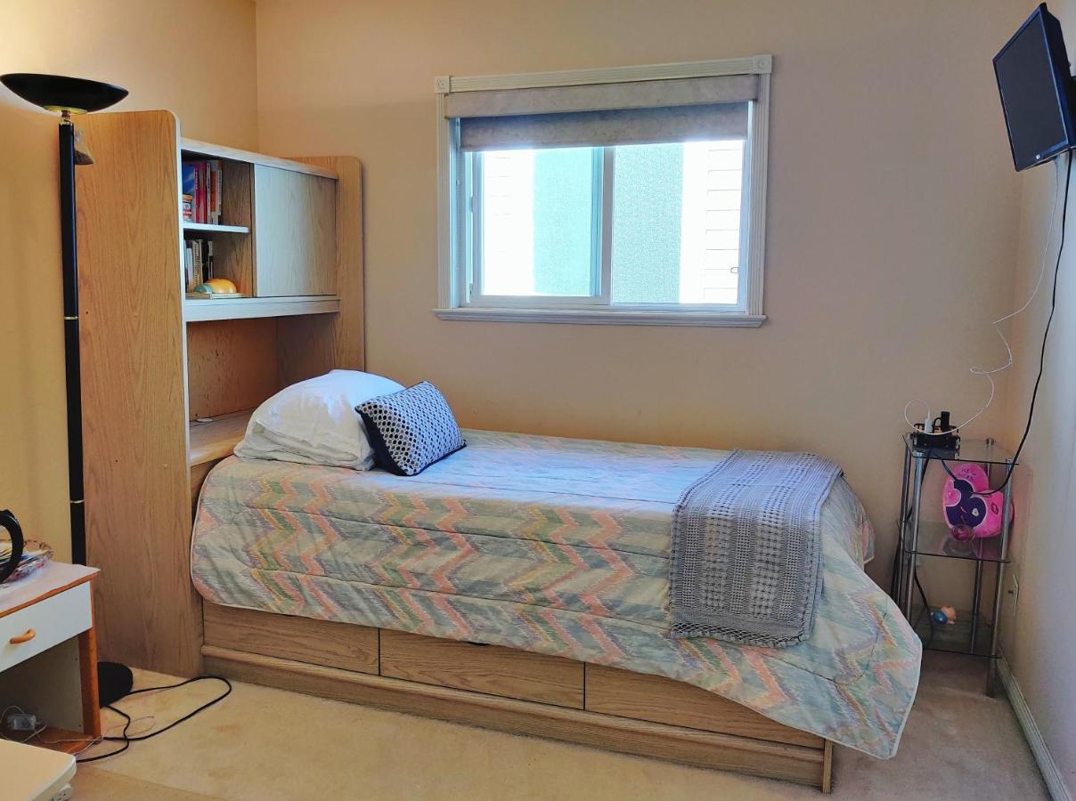 Helen'S House / Close To Skytrain And Airport Vancouver Extérieur photo
